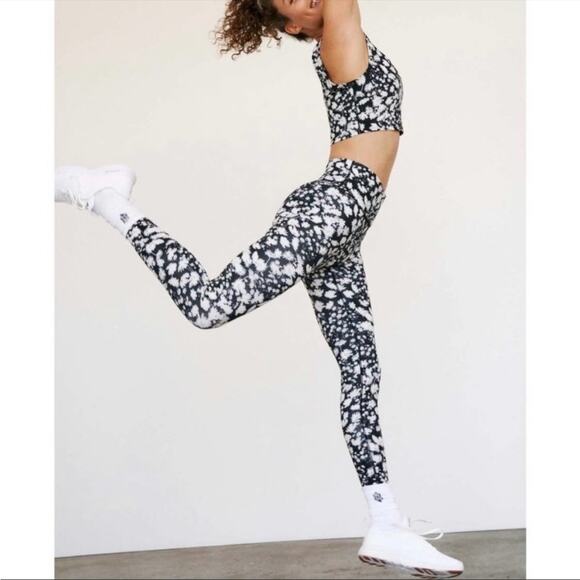 NWOT Free people Movement Printed Lose Control Wrap Leggings Floral Sz S - Picture 1 of 8